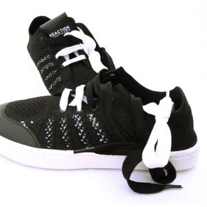 Kenneth Cole Kick Insight Sneakers Boys 12 New